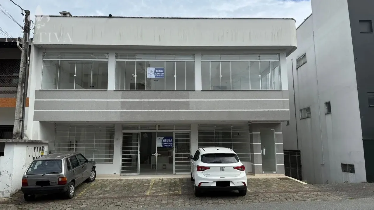 Sala comercial térrea para locação no bairro Nações, Indaial/SC.