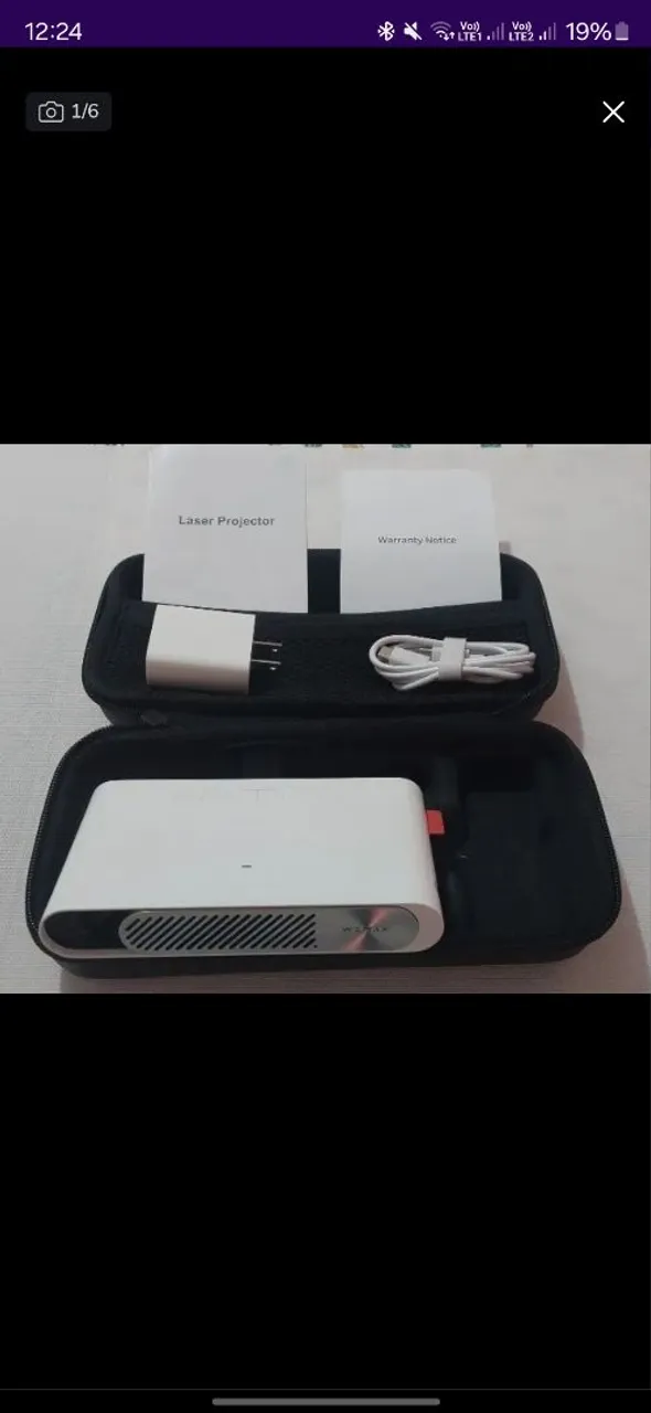 Mini Projetor Laser Portátil funciona com power bank