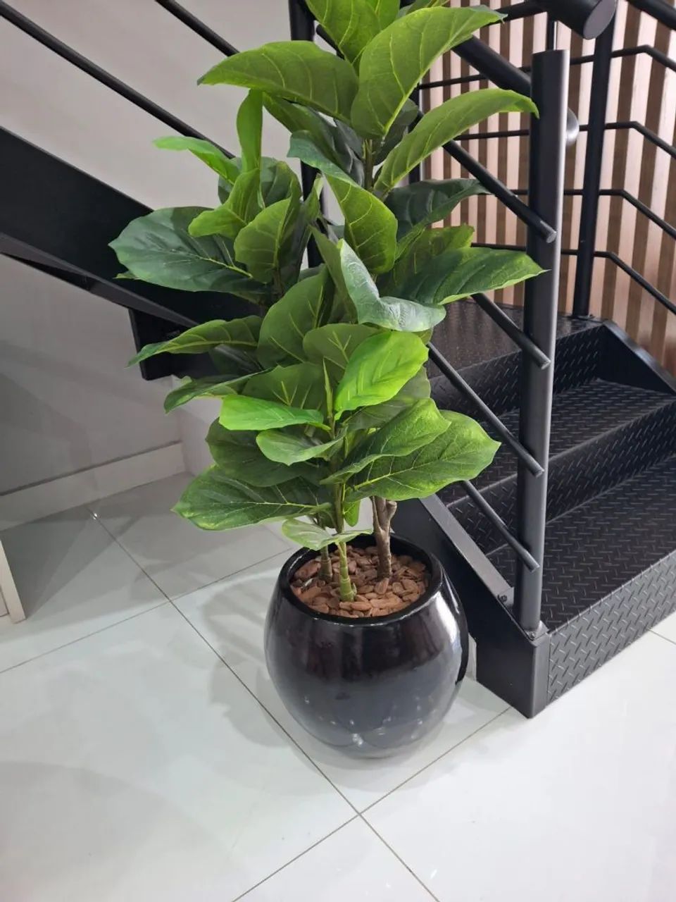 Planta Artificial Ficus Lyrata em Vaso Decorativo
