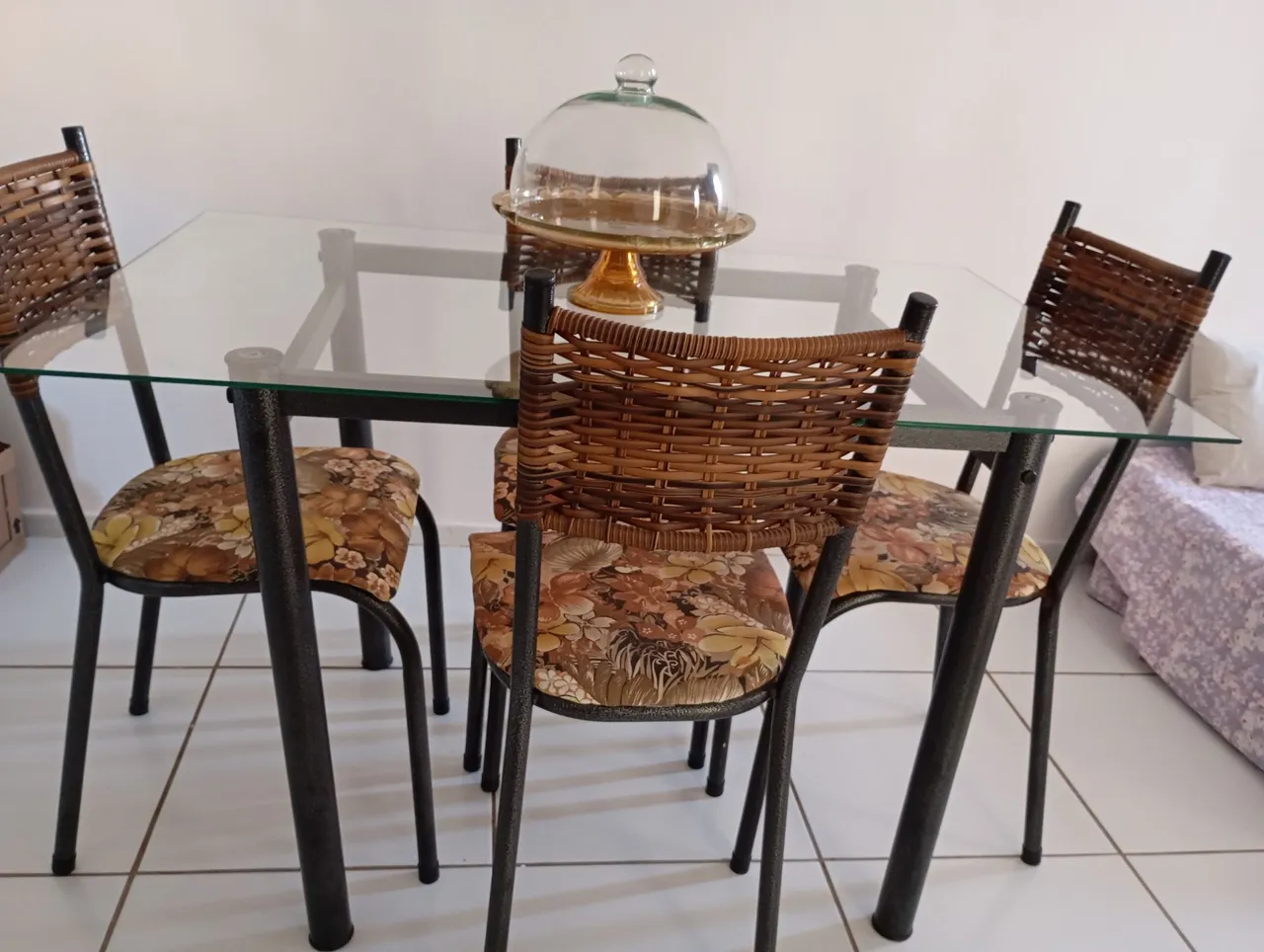 Mesa de Jantar com 4 Cadeiras