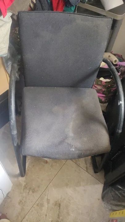 Cadeira de Escritório Preta Usada - Foto 4