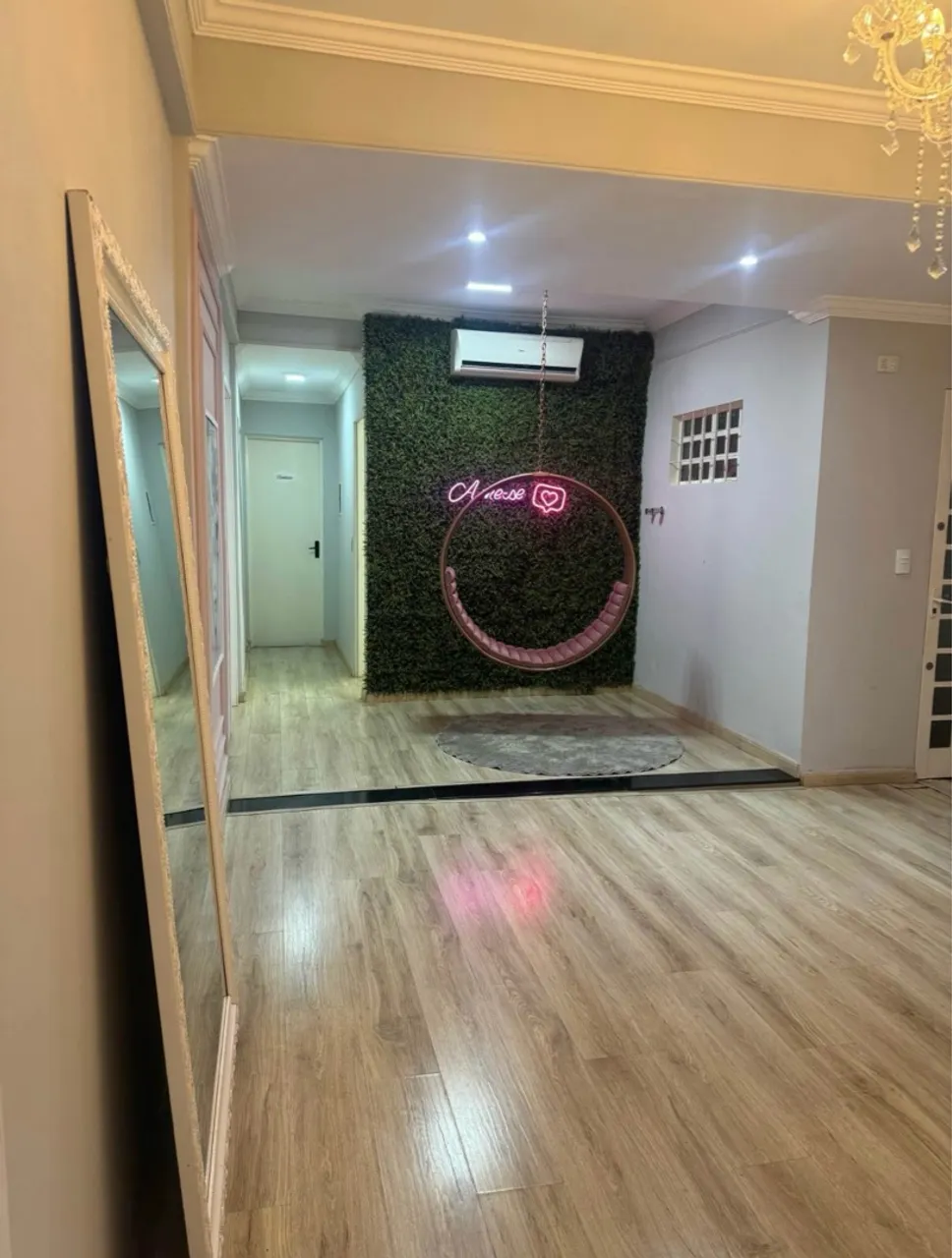 Alugo salas comerciais na área da Estética