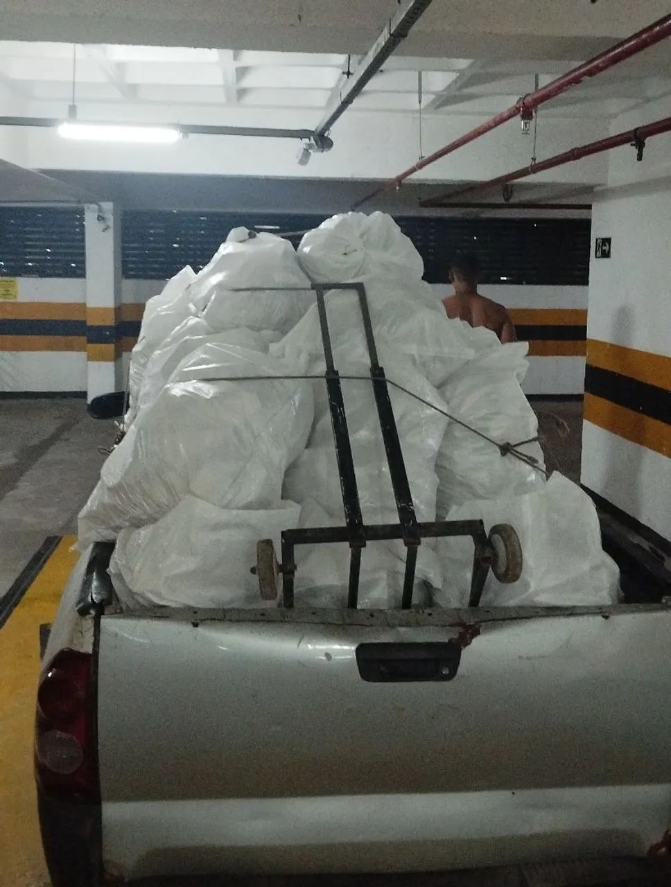 Fretes mudanças e retiradas de entulhos  - Foto 2