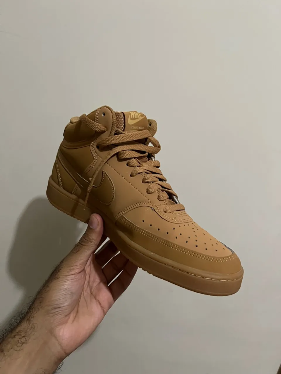 Tênis Nike Court Vision Mid - Marrom