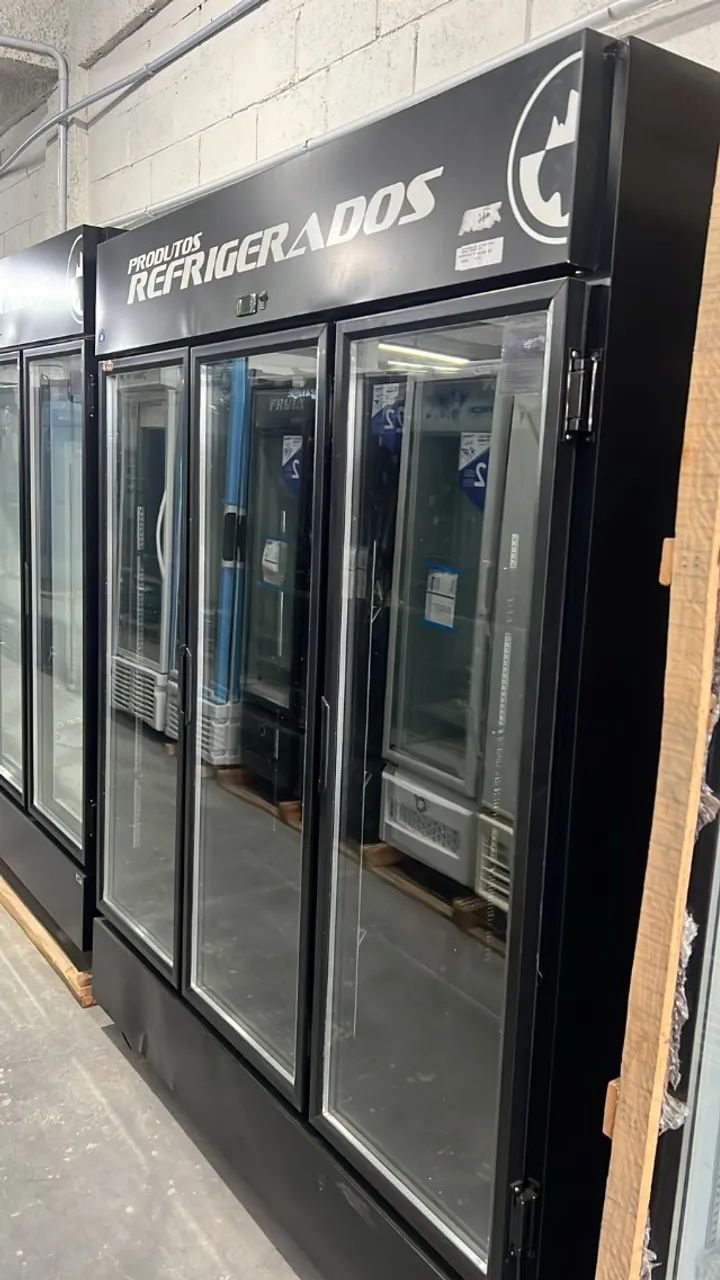Expositor refrigerado 3 portas interno preto (Ester) - Foto 2