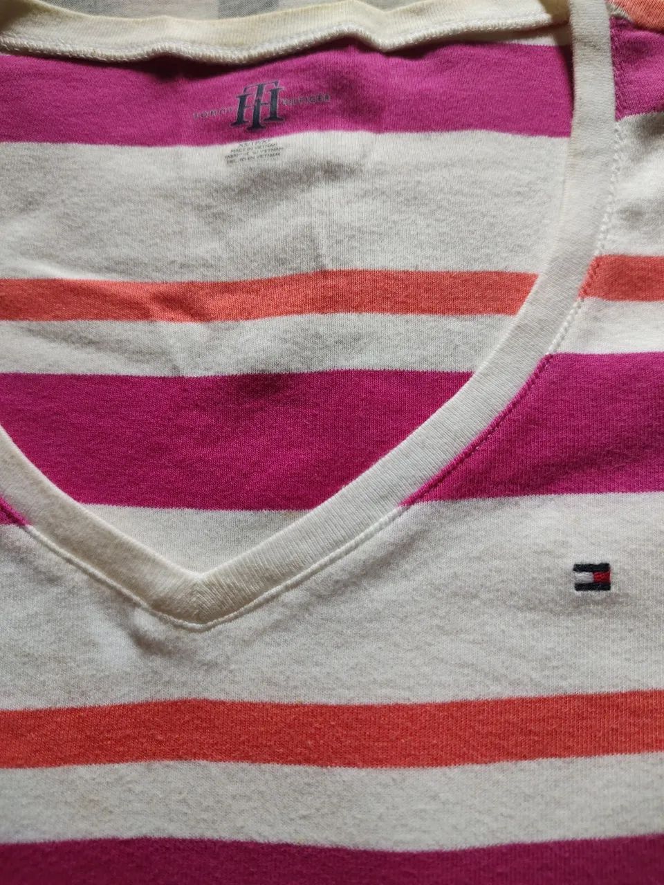Camiseta Tommy Hilfiger listrada+Short. - Foto 2