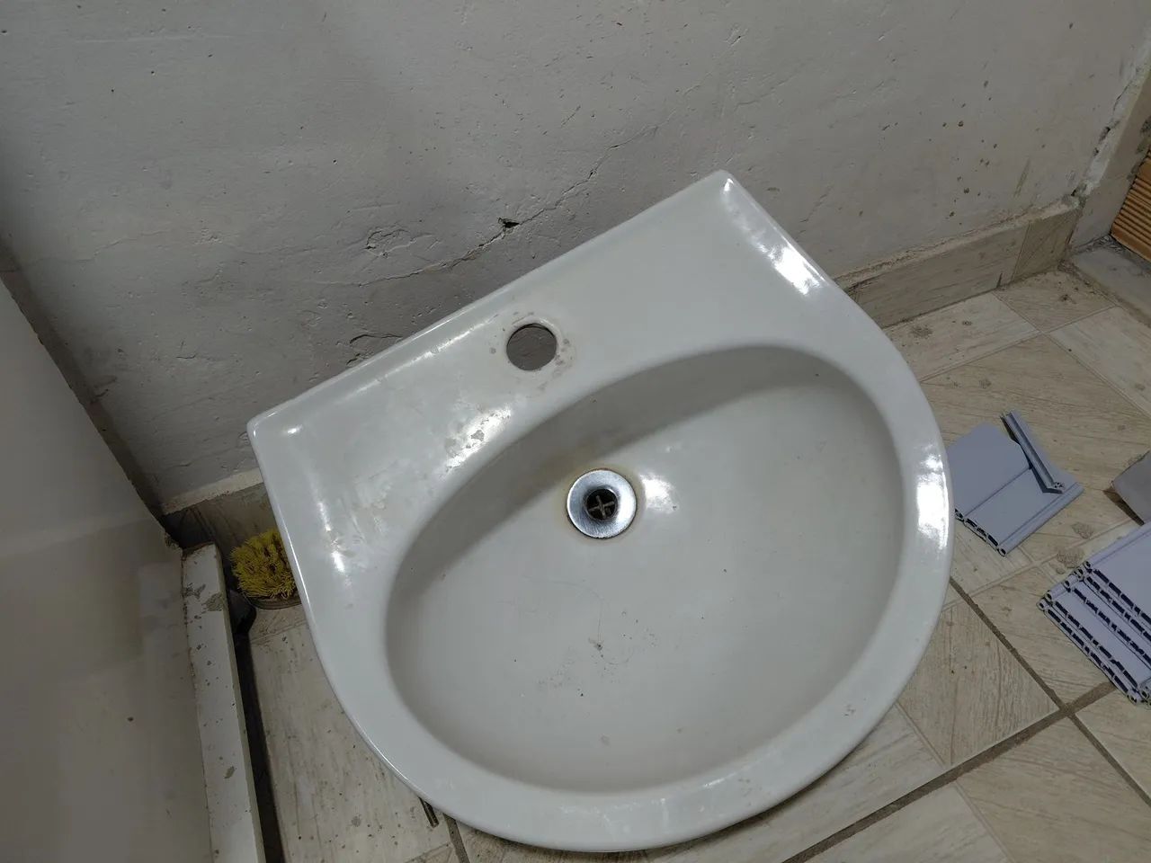 PIA DE CERÂMICA P/ BANHEIRO