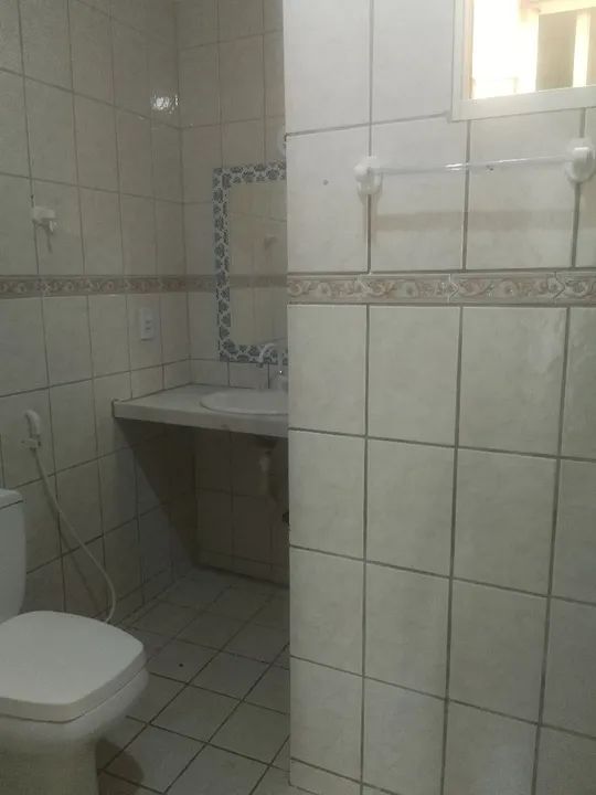 Apartamento com 3 quartos, 2 banheiros e varanda - Foto 8