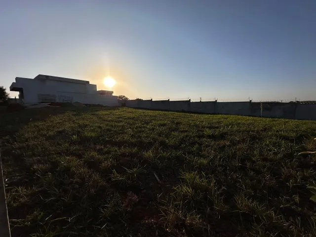 Terreno à venda em condominio fechado