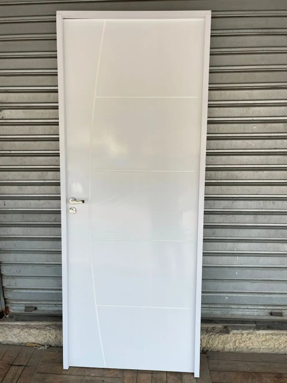 porta de madeira desenhada completa  - Foto 2