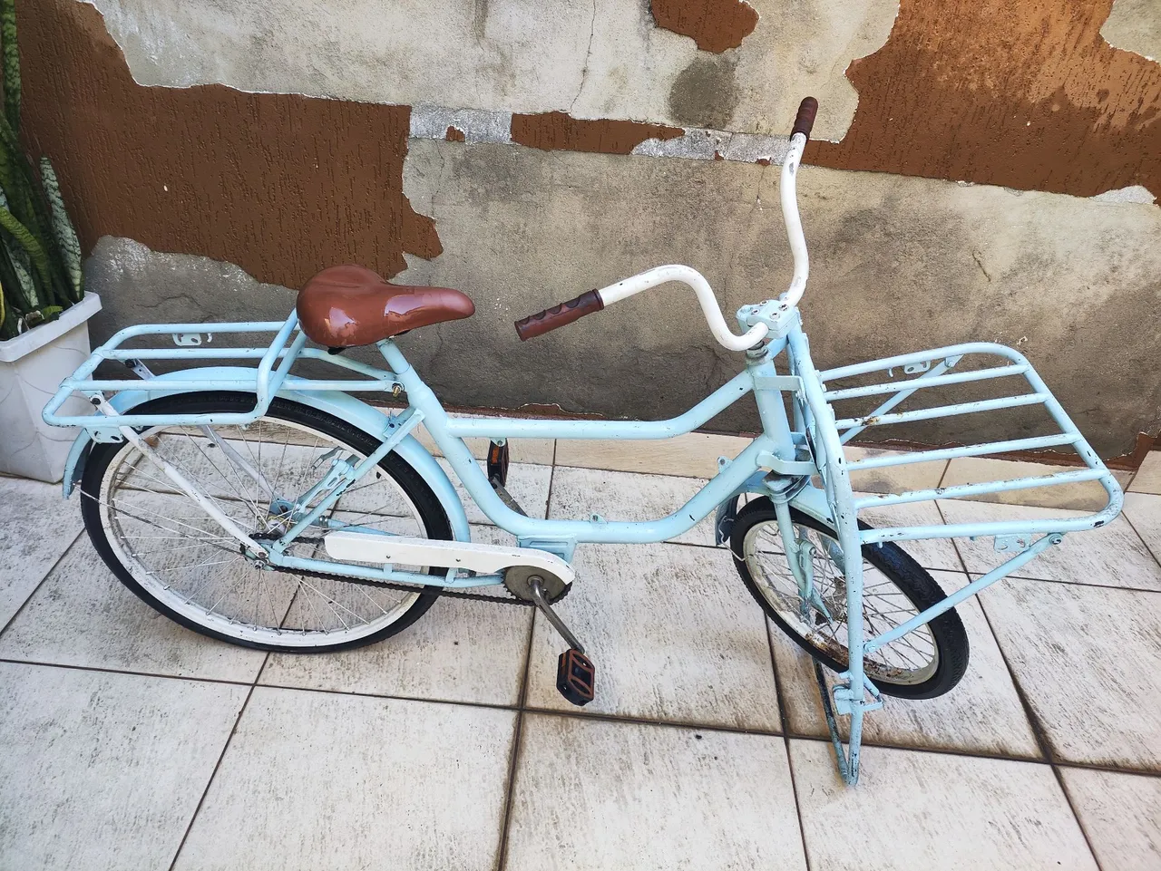 Bicicleta de carga para enfeite.