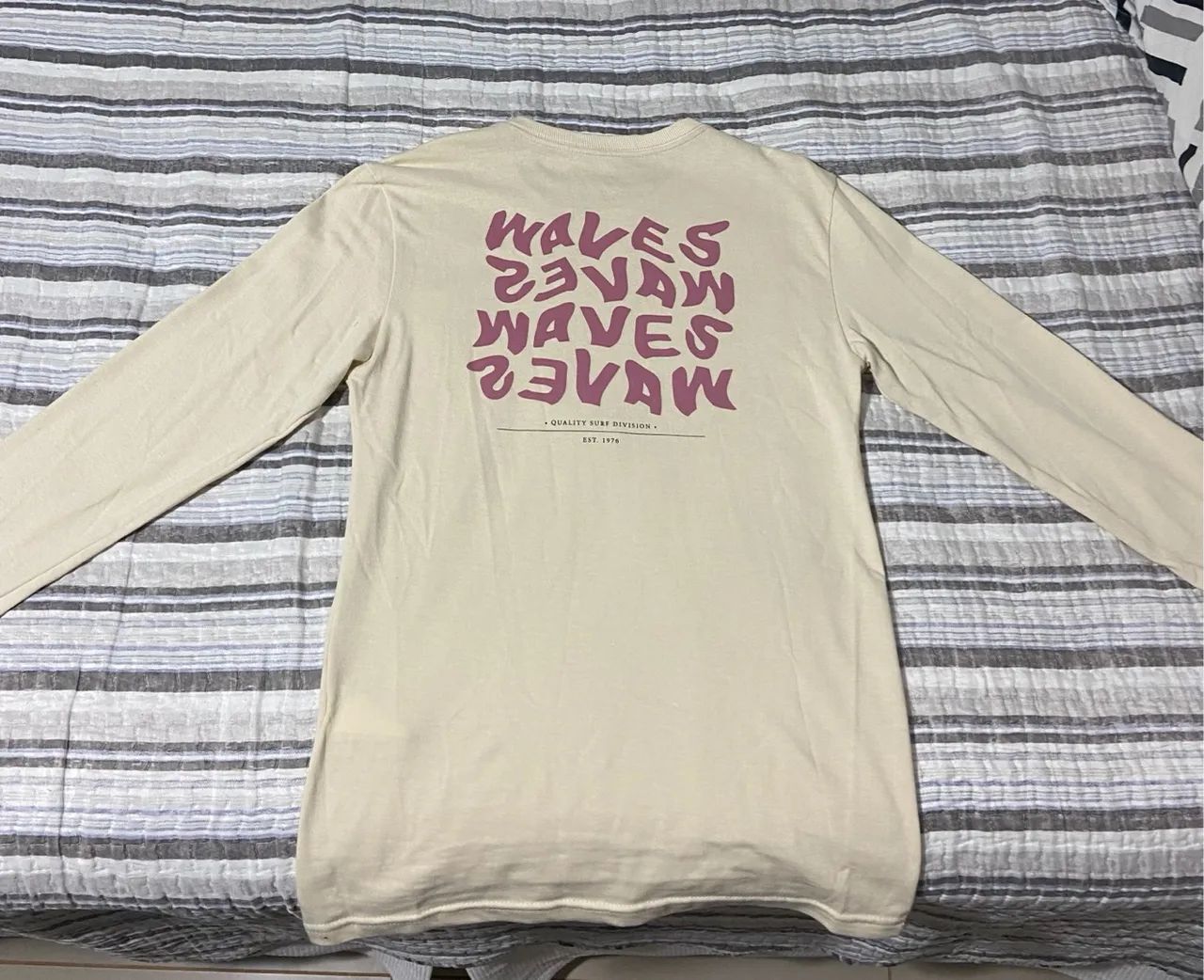 Camiseta manga comprida bege - Foto 2