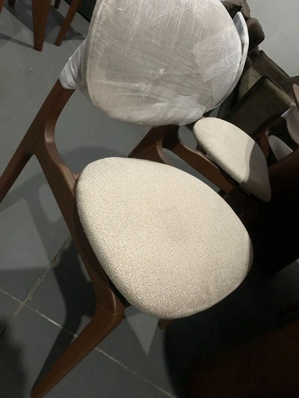 mesa de jantar com 6 cadeiras nova  - Foto 4