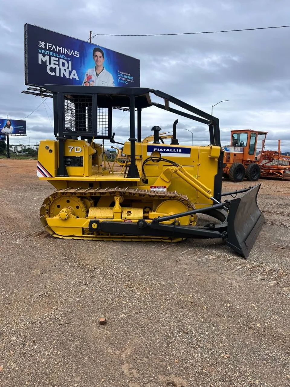 Trator de Esteira Fiatallis 7D