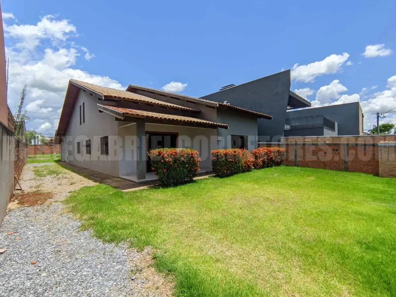 BONITO - Casa Padrão - centro