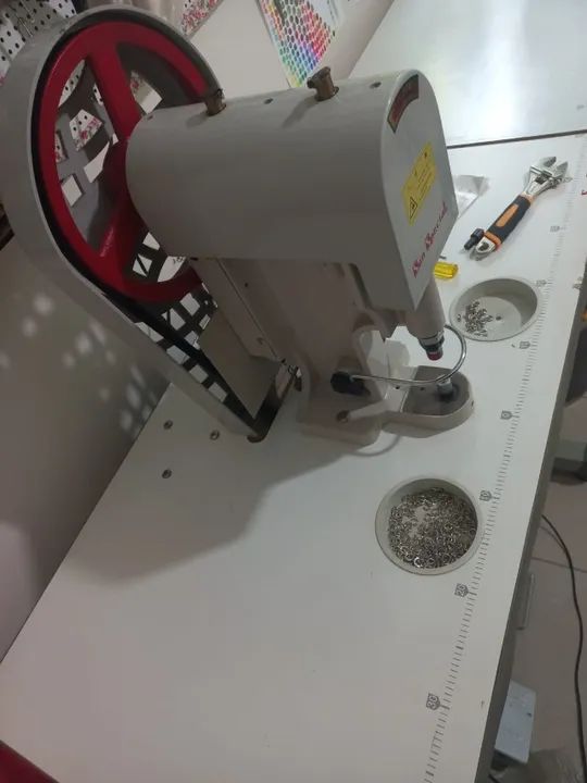 MÁQUINA DE COSTURA, PREGAR BOTÕES, REBITES, ILHÓS E OUTROS - Foto 4