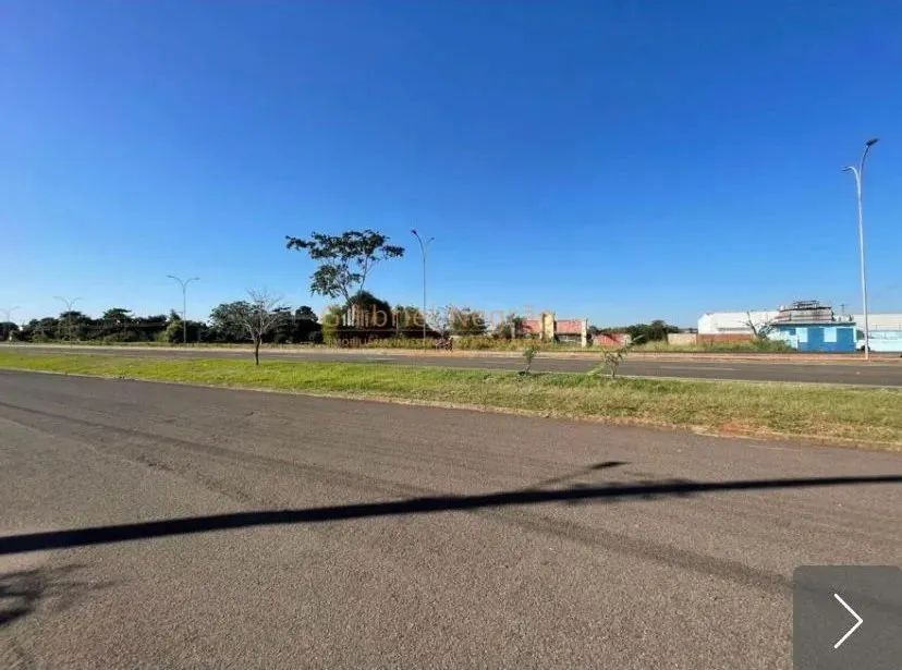 Terreno à venda possui 5050 m² na Avenida. Bom p/ Construtoras/Investidores.