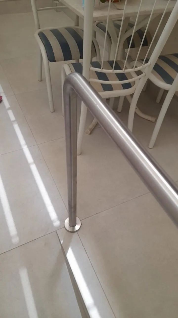 Barra de apoio em aço inox 80 cm, R$ 110,00 - Foto 2