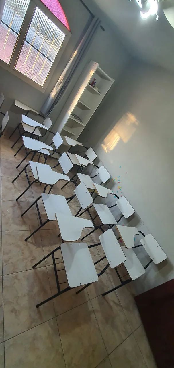 Cadeira (Carteiras) escolares com prancheta - Foto 3