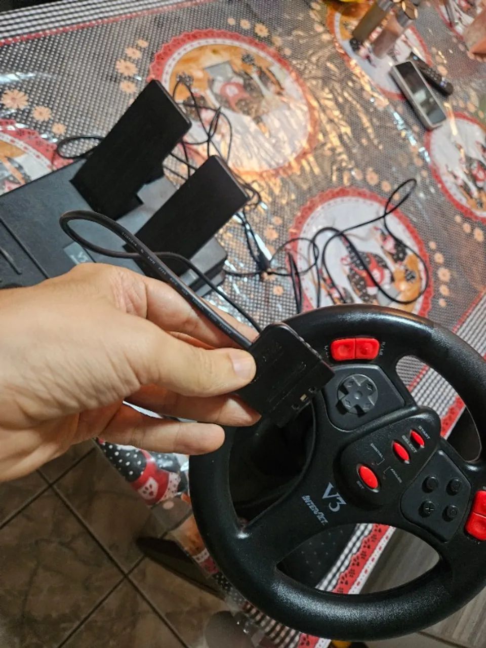 volante ps1 v3 praticamente novo com acelerador e freio - Foto 5
