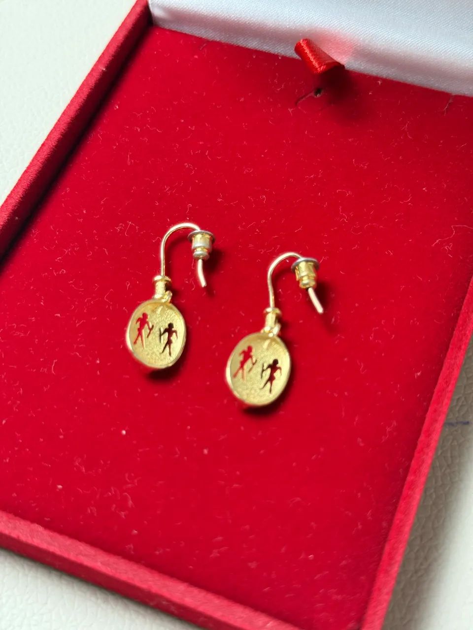 Brinco de Ouro 18k - Pingente Bailarina - Foto 3