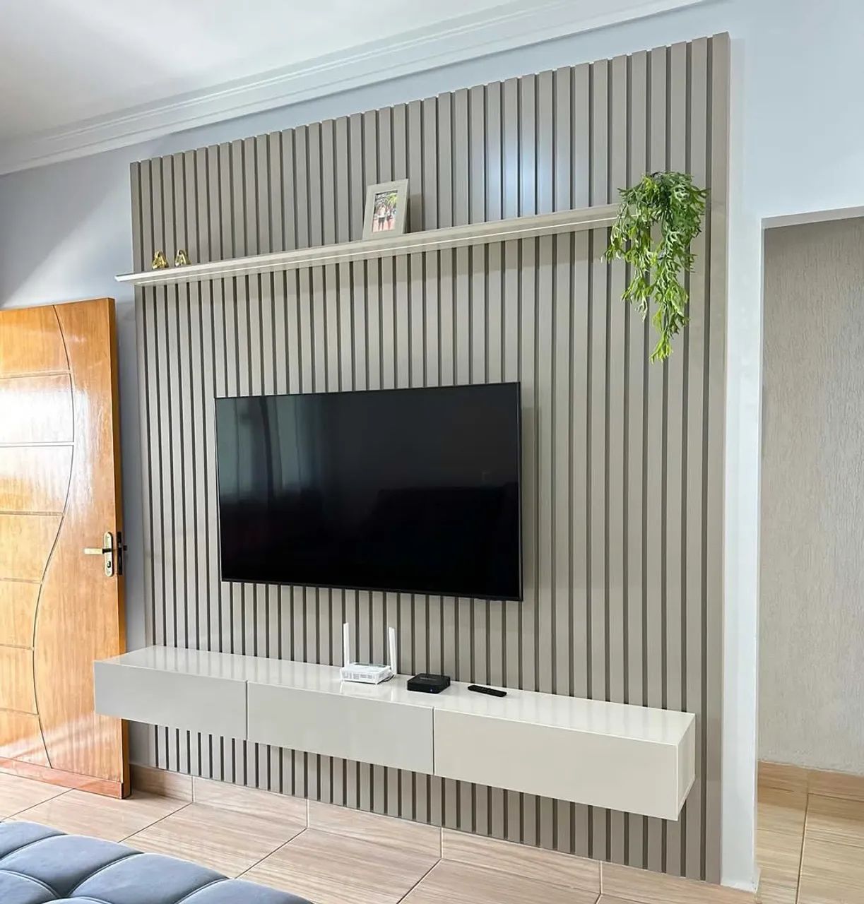 Painel ripado lindo grande com led 