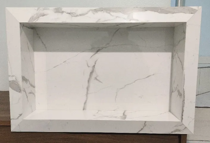 Nicho em Porcelanato Polido de Embutir para Banheiro - Branco Carrara 60x40