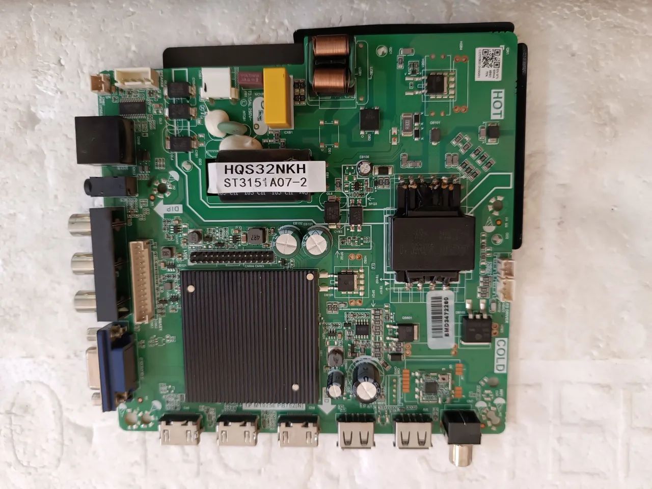 Placa principal tv HQ 32 hqs32nkh smart tenho outras peças fonte tcon vídeo mãe 