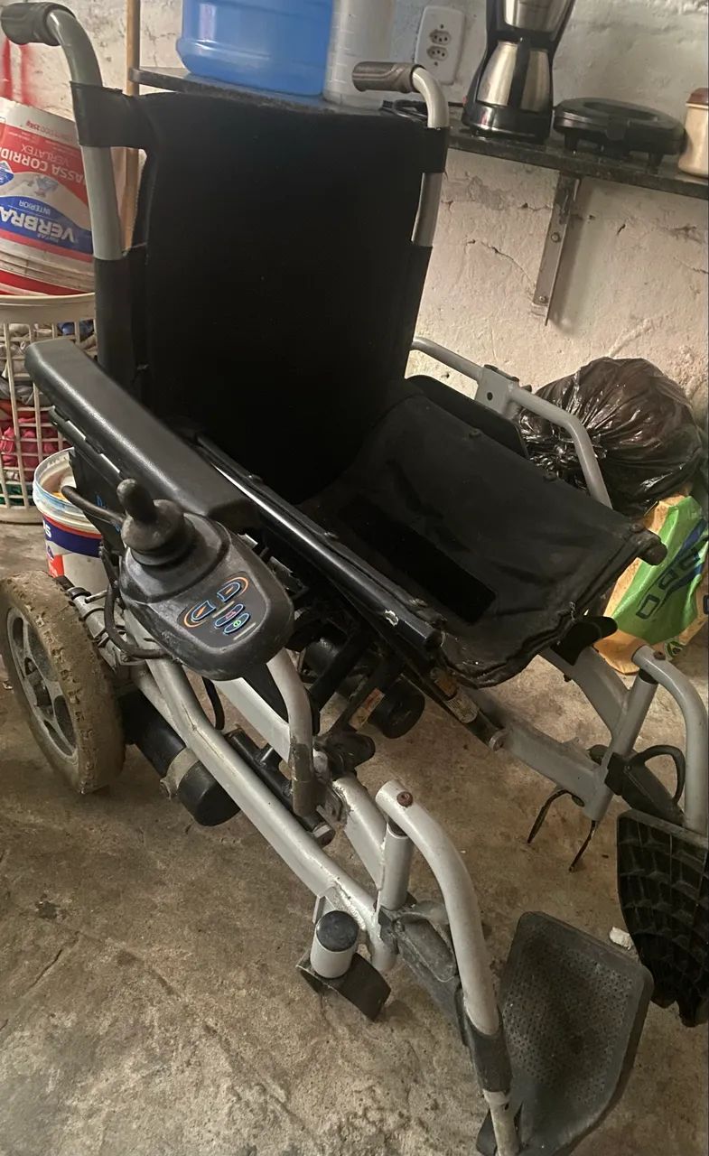 Cadeira motorizada Dellamed (usada) - Foto 3