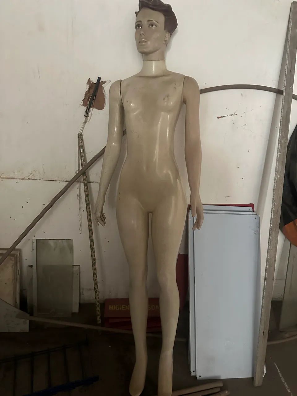 Manequim mulher com suporte