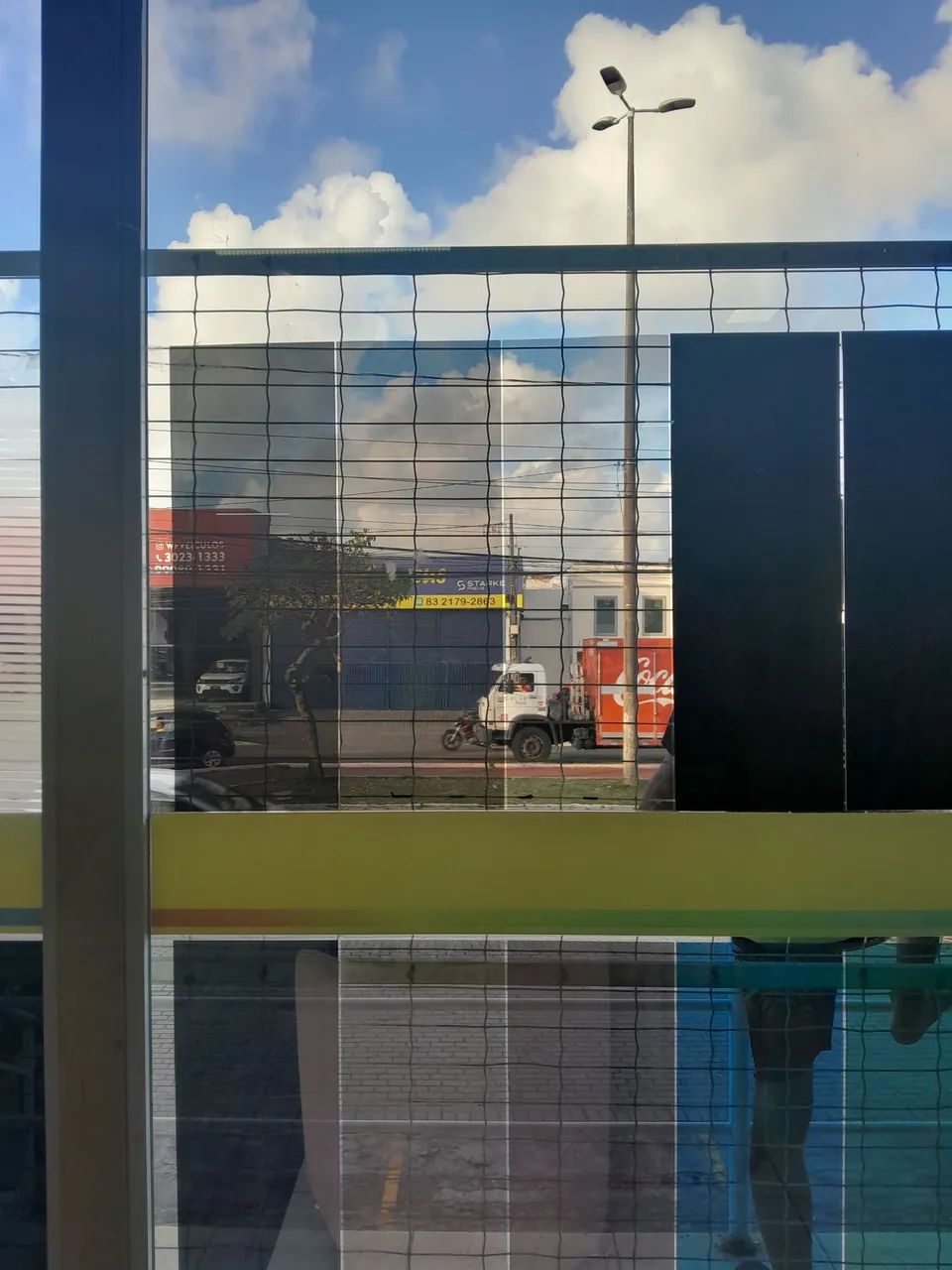 Aplicação de adesivo em geral  - Foto 2