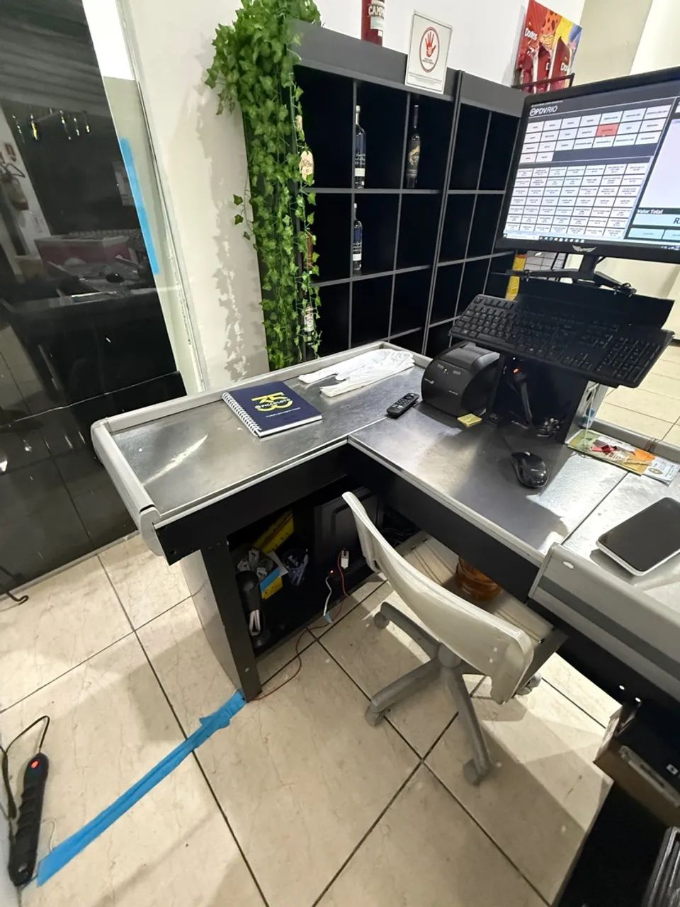 Caixa de supermercado preto e inox  - Foto 2