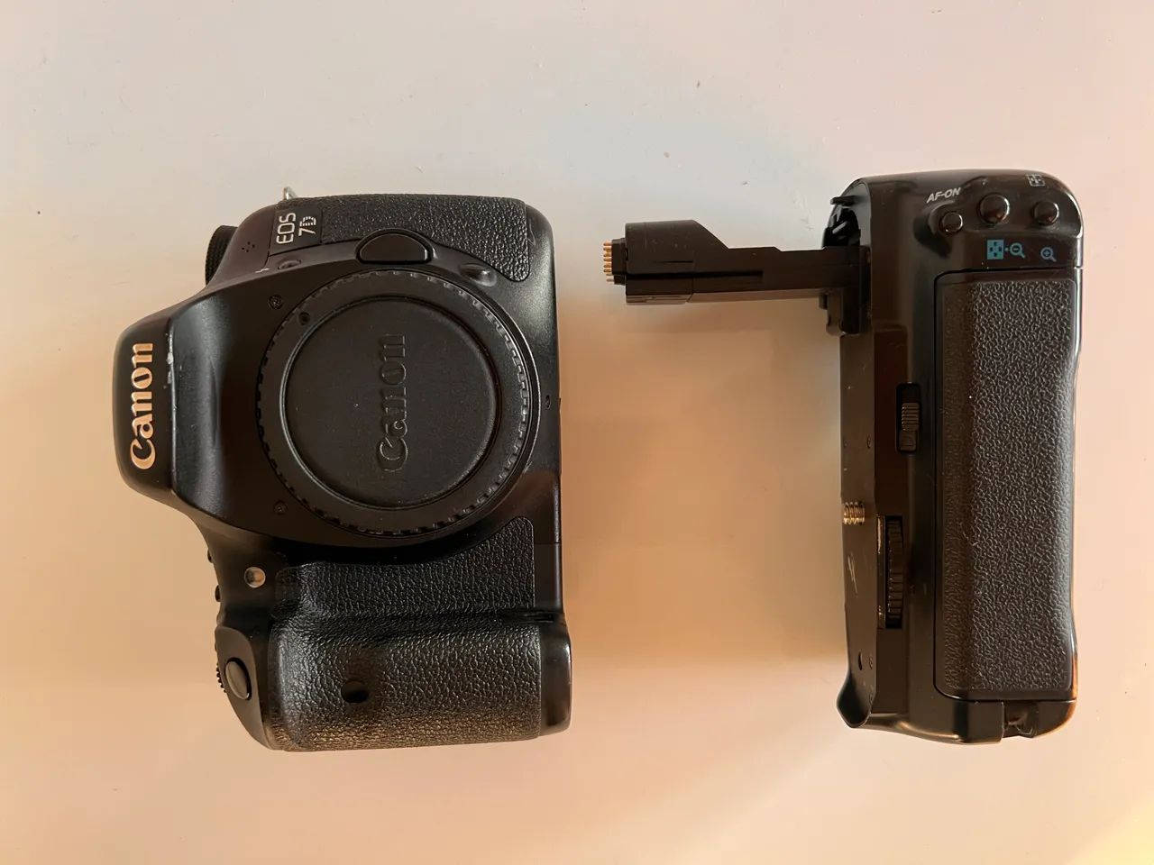 Câmera Cânon 7D + Grip - Foto 4