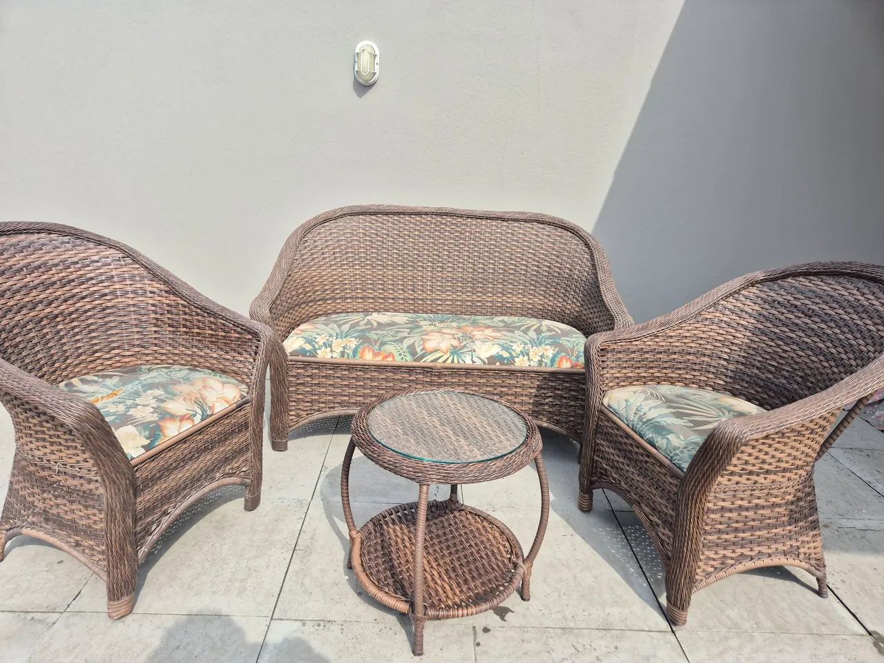 Vendo jogo de poltronas com mesa de centro para area externa. - Foto 5