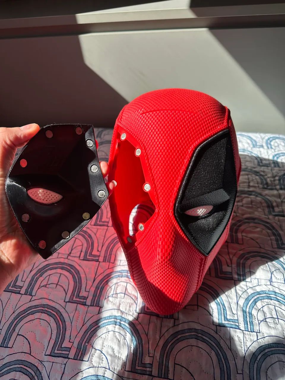 Máscara 3d deadpool encaixe por iman 
