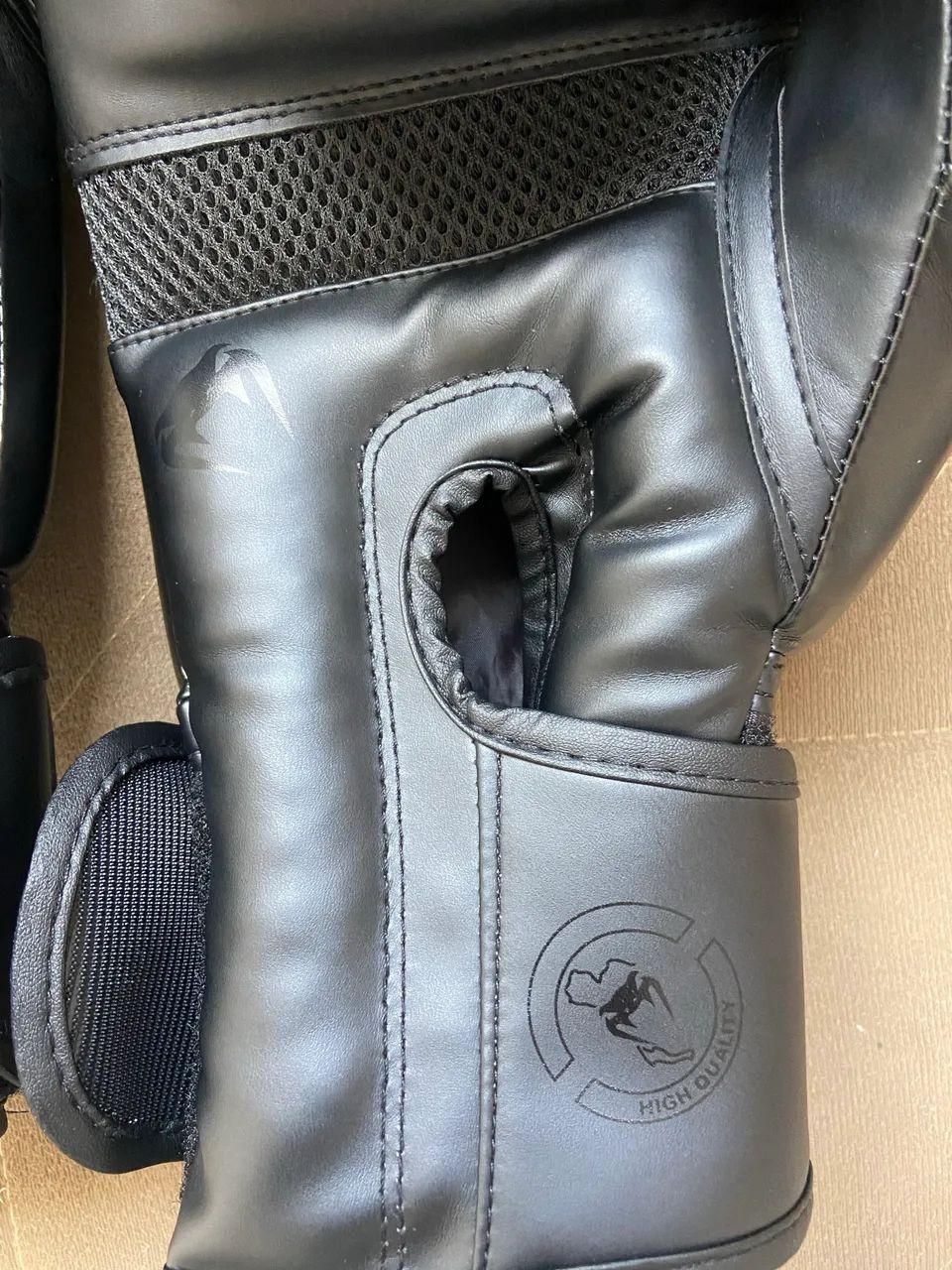 Luvas importada VENUM 16 OZ BOXE/MUAY THAY/KICKBOXING - Foto 2