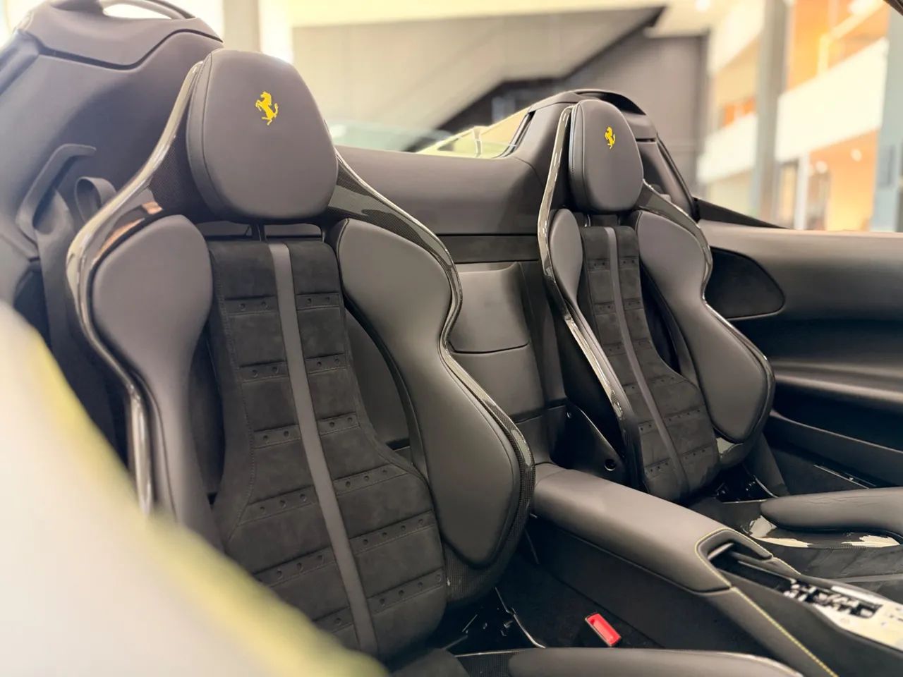 Ferrari SF 90 SPIDER 4.0 V8 Bi-Turbo (Híbrido), foto 16 de 20
