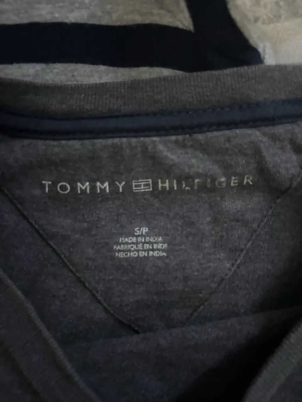 3 camisas tommy hilfger  - Foto 2