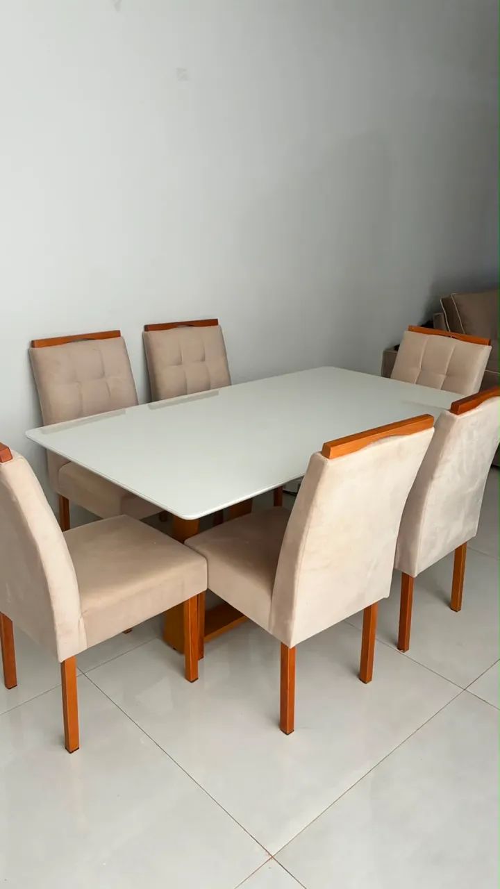 Mesa de jantar com 6 cadeiras