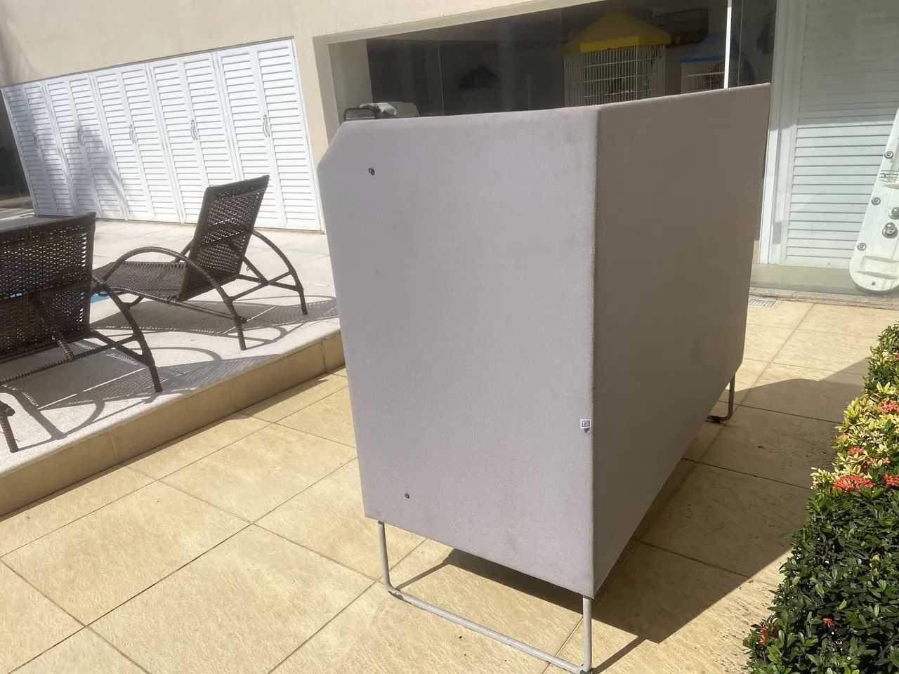 Sofá comercial 3 lugares65104746303235122