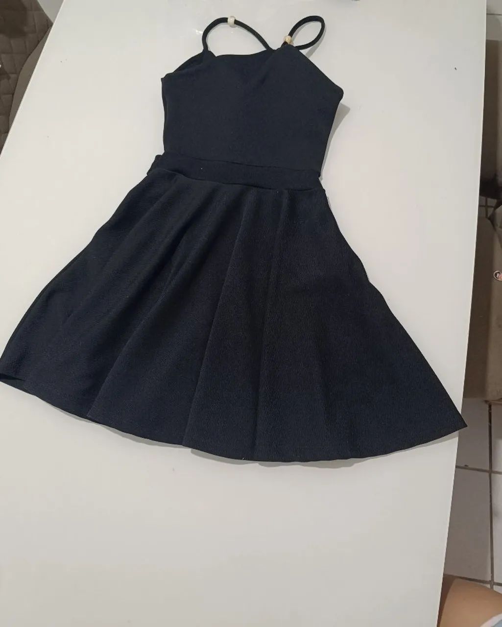 Vestido Preto Acinturado Godê Com Bolsos - Foto 2