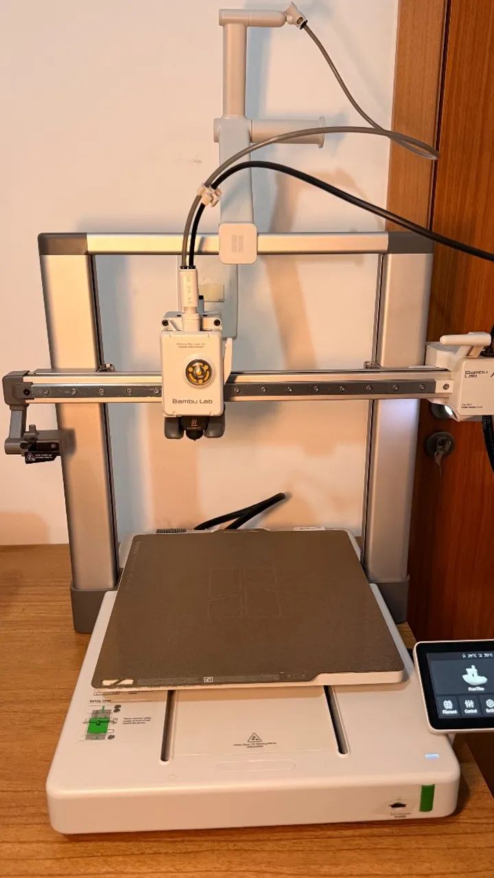 Impressora 3d bambu lab A1 + 1,5kg filamento
