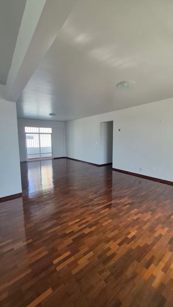 ALUGA-SE APARTAMENTO no Edifício DOM LEÔNIDAS  - Foto 4