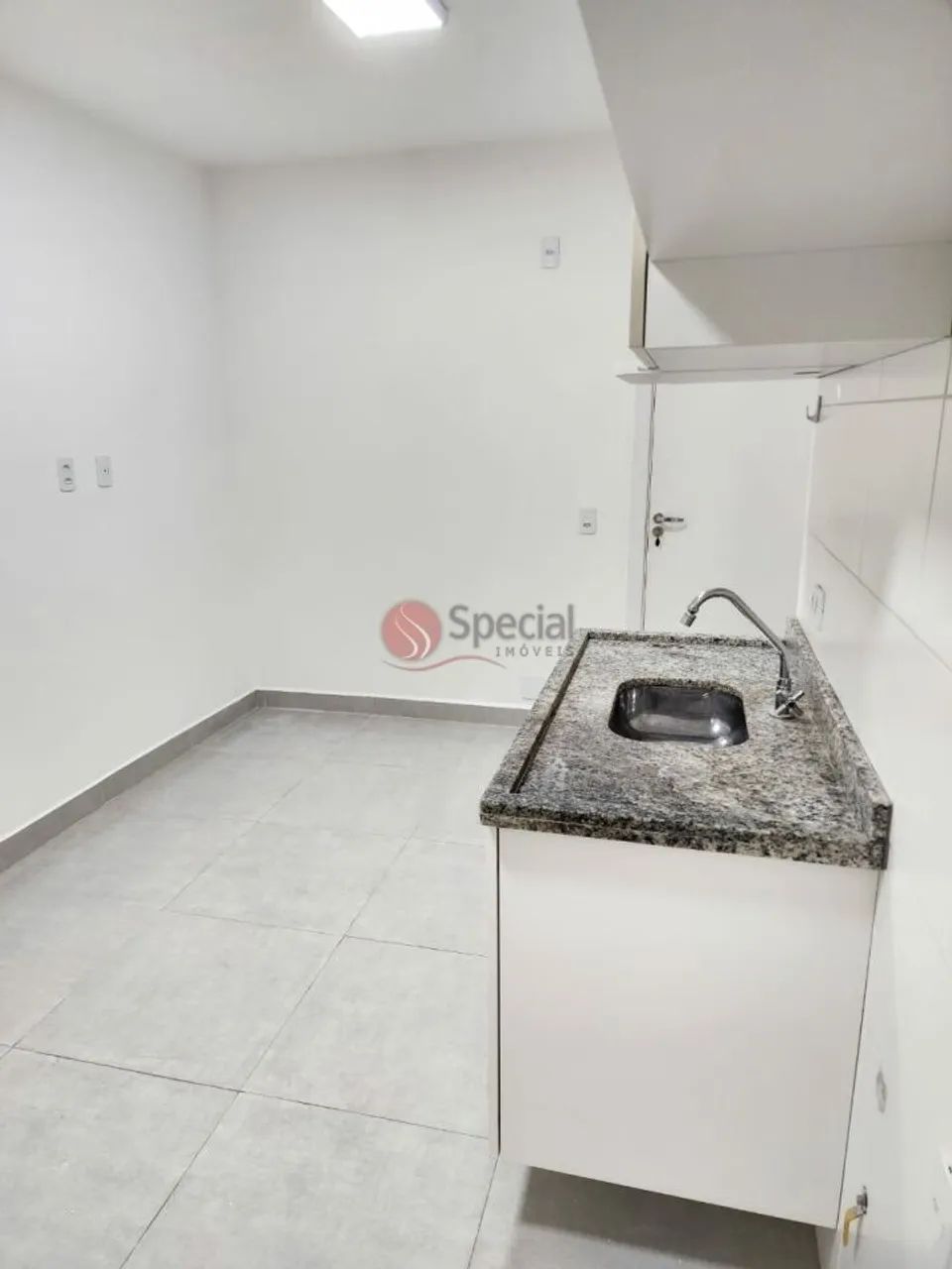 Apartamento à venda na Vila Carrão com 2 dormitórios.