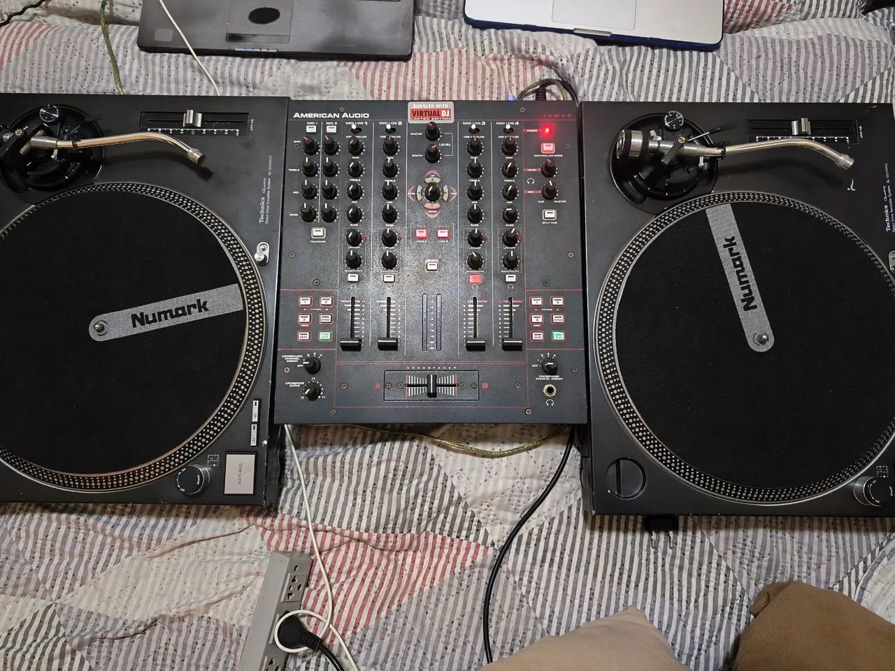 Par de Mk2 technics + Mixer controla virtual DJ 