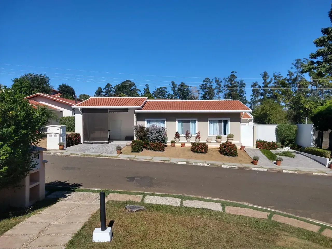 Casa térrea com 252 m² , terreno 550 m² situada no Cond Campos Verde