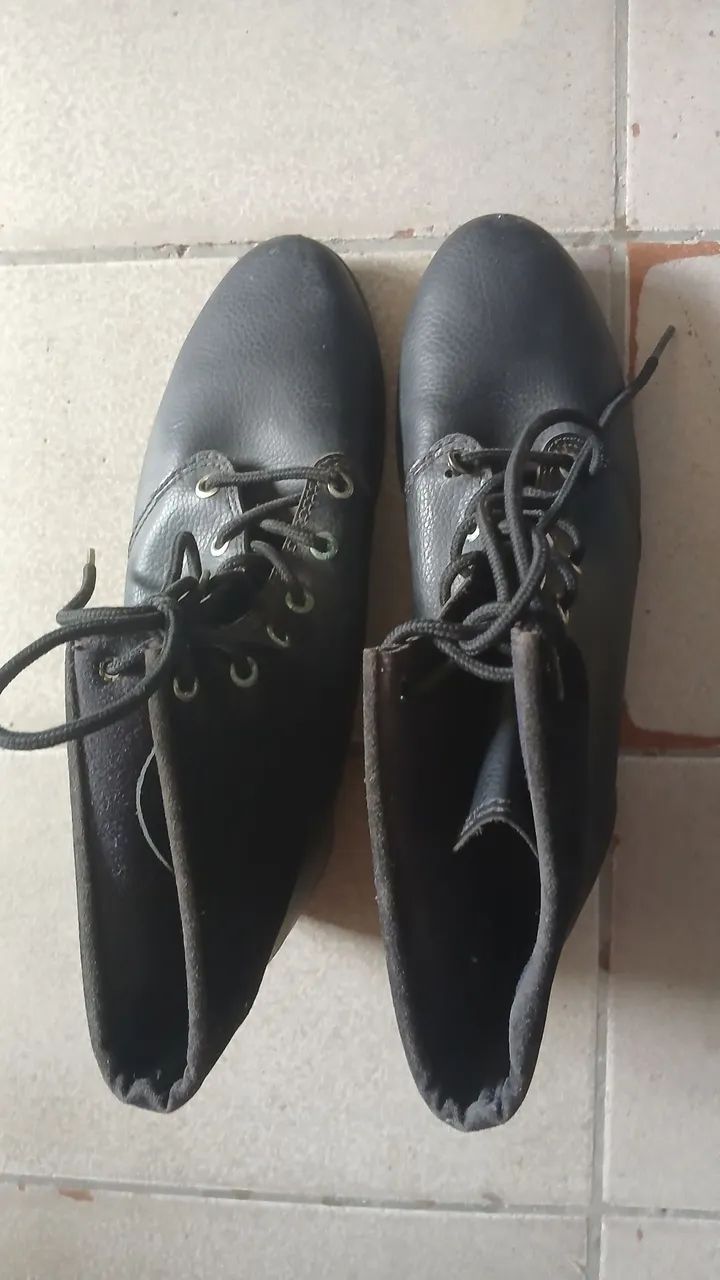 Bota (Tamanho 40) - Foto 2