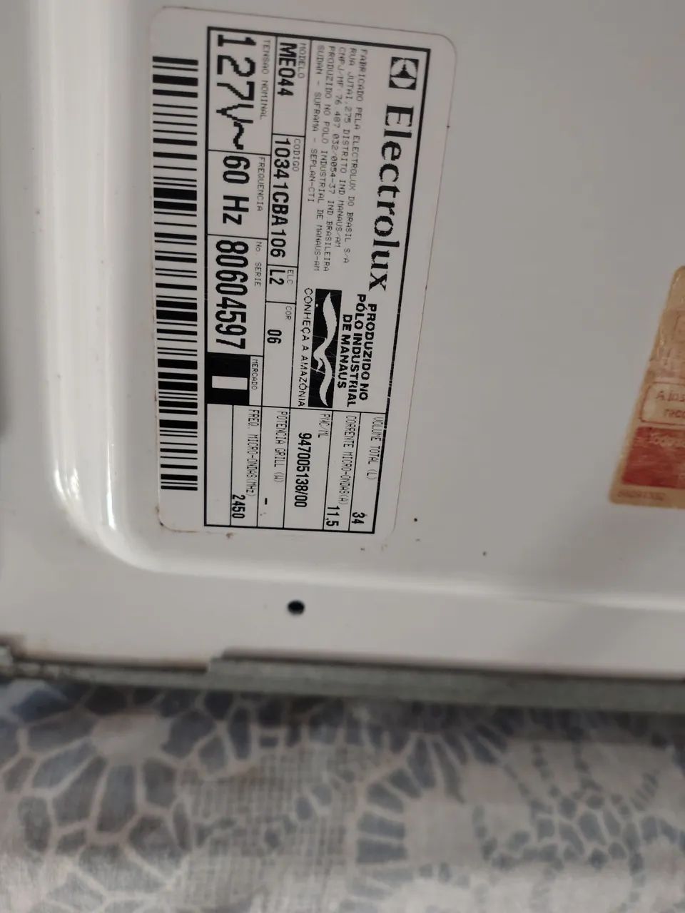 VENDO UM MICROONDAS BEM CONSERVADO FUNCIONANDO PERFEITAMENTE TESTA NA HORA  - Foto 4