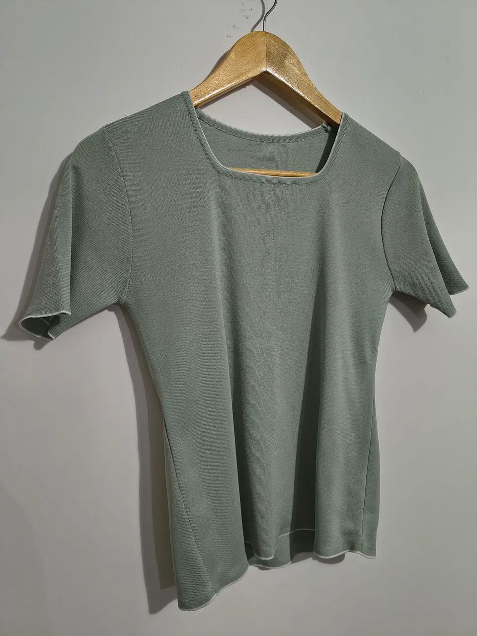 Blusa Verde com Detalhes em Branco - Foto 3