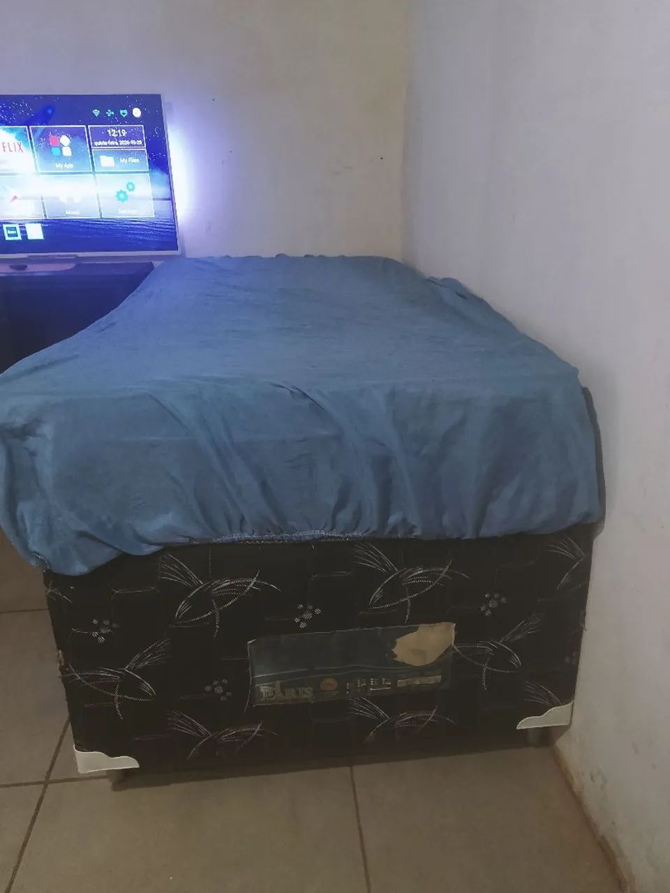  Cama box Solteiro com colchão muito confortável 
